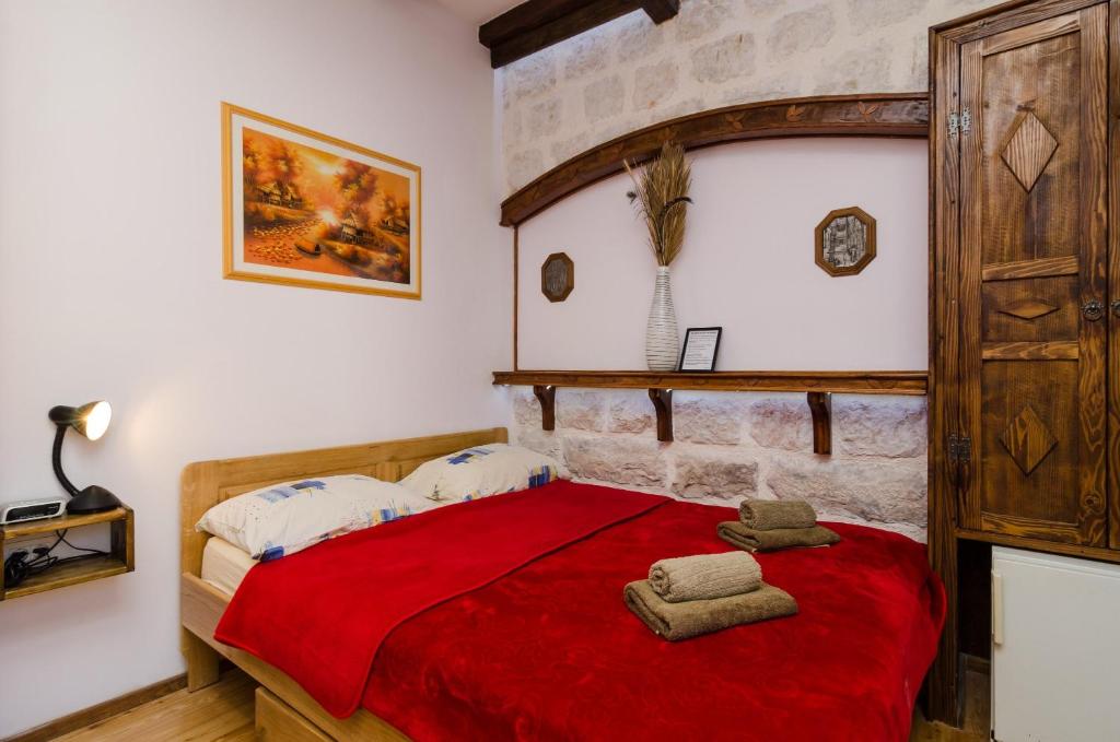 Eddie's Sea View Rooms Old Town - 12