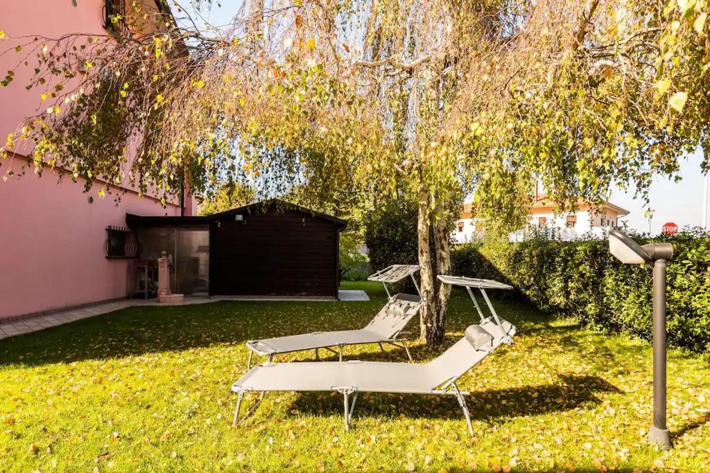 Spacious Villa - private garden near the Sea/Beach - Casa De Cuatro Dormitorios