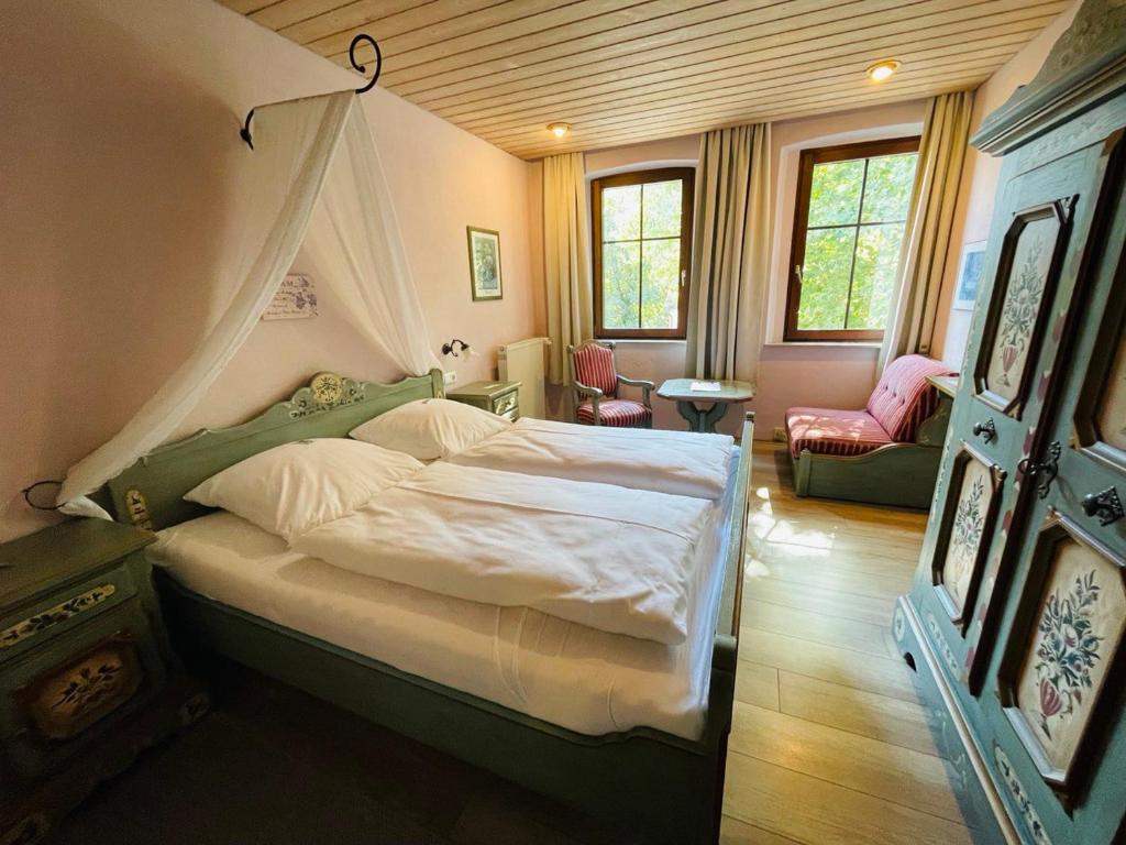 Bayerischer Hof - Traditional Double Room