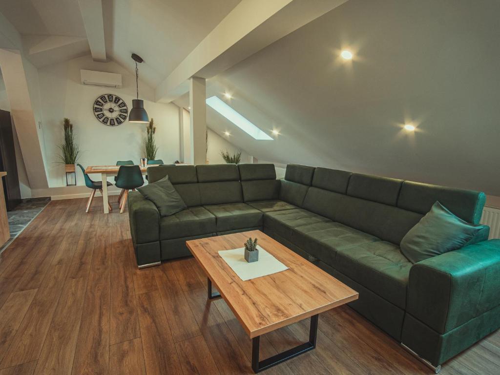 Posedenie v ubytovaní APARTMANI INFINITY