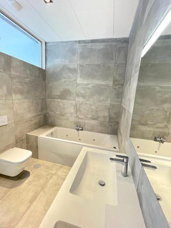 Koupelna v ubytování Alse Homes Adeje