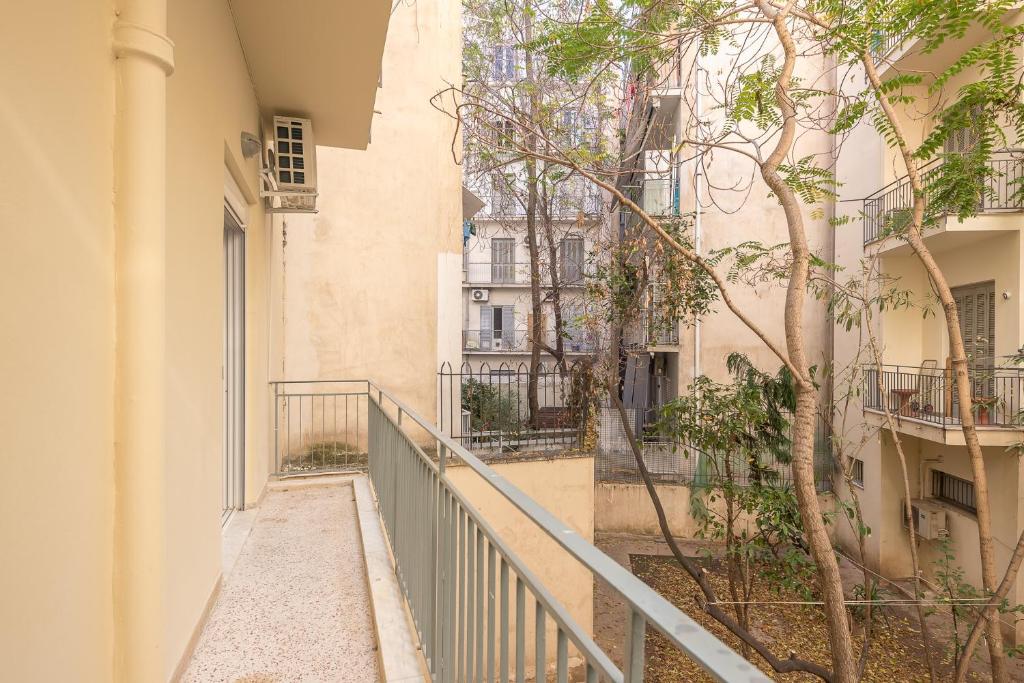 Stylish Luxury Apartment at Ampelokipi metro station - One-Bedroom Apartment