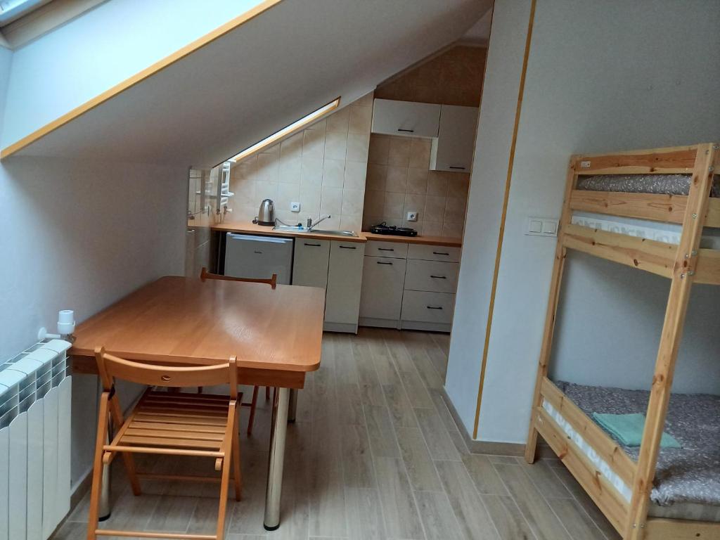 Willa Rudenka - Family Room With Private Bathroom
