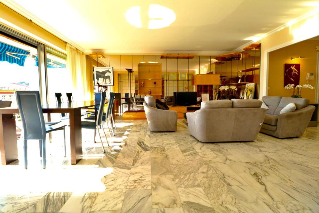 4 bedroom 3 bathrooms sea view Forville Apartment5 mins from the Palais Parking - Apartment Mit 4 Schlafzimmern (8 Personen)