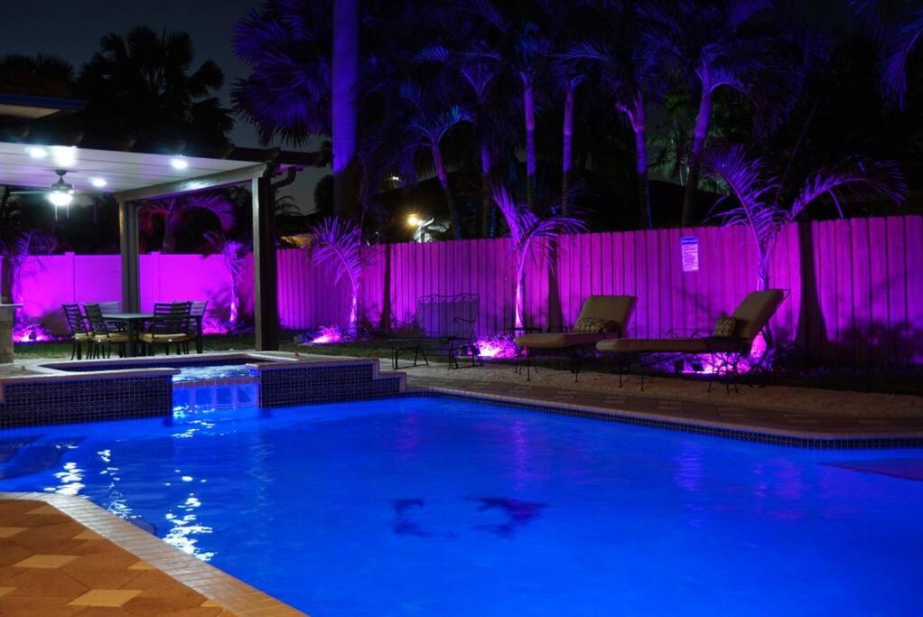 NEW LUXURY VACATION DREAM RENTAL- SLEEPS 15! - Housity