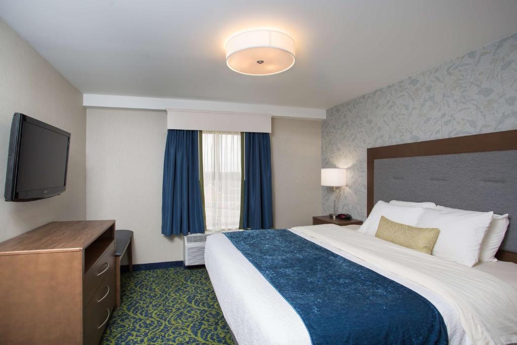 Best Western Plus Portsmouth Hotel & Suites photo