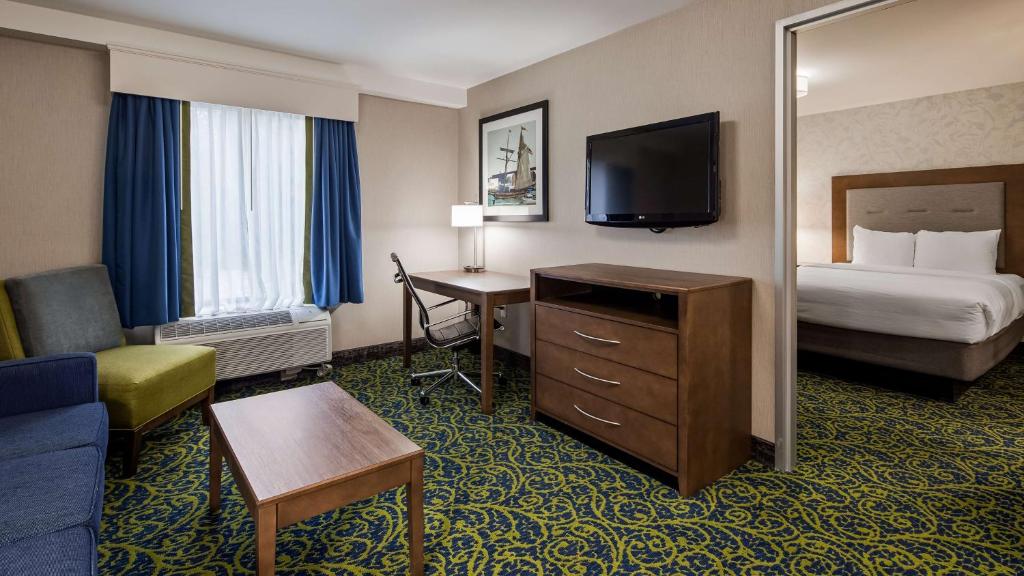 Best Western Plus Portsmouth Hotel & Suites photo