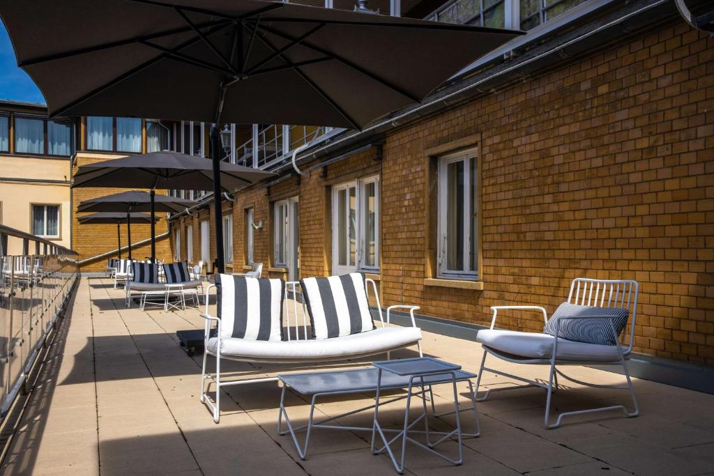 Balkón nebo terasa v ubytování Radisson Blu Hotel Schwarzer Bock Wiesbaden