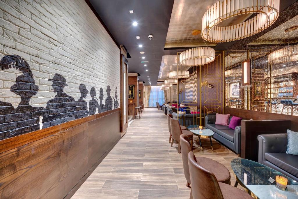 Posezení v ubytování Radisson Blu Hotel, Ajman