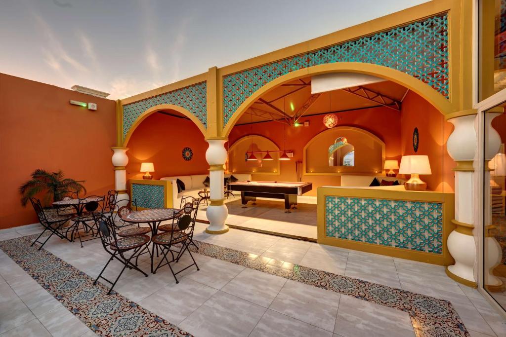 Posezení v ubytování Radisson Blu Hotel, Ajman