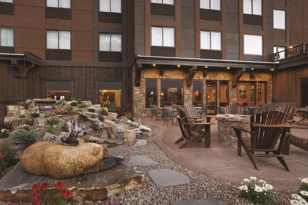 Glacier International Lodge photo