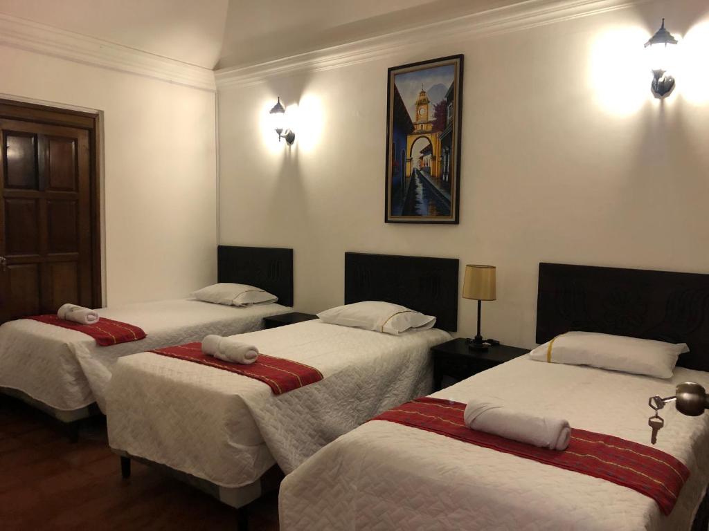 Hotel Mansion Del Rey - Üç Kişilik Oda - Ortak Banyolu
