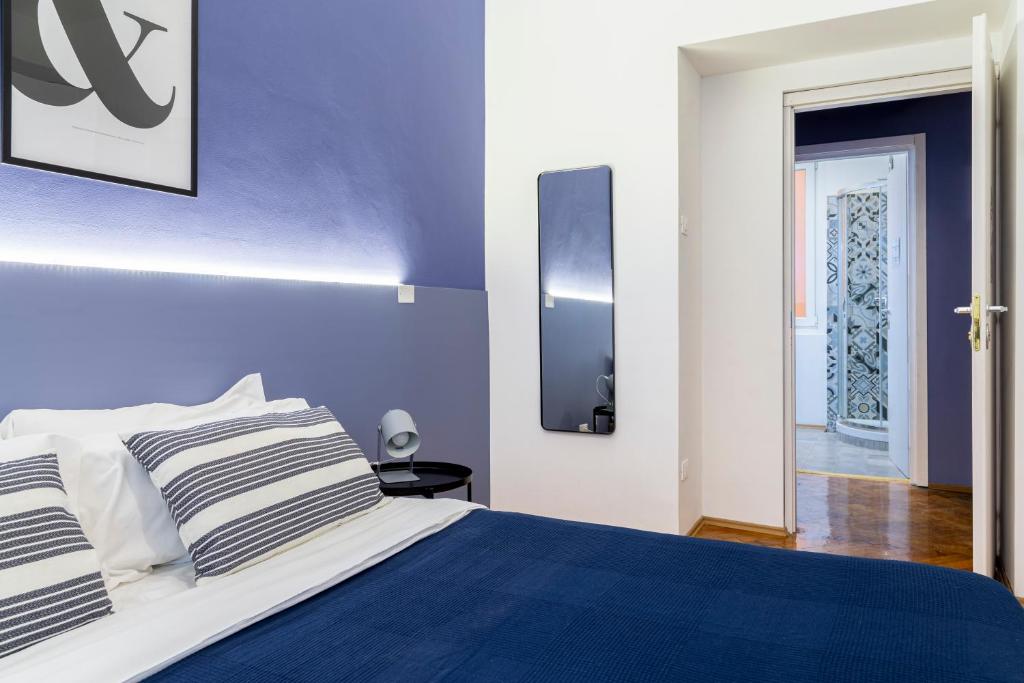Pregiata camera con bagno privato - Blu di Persia - One-Bedroom Apartment