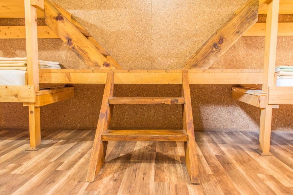 Poschodová posteľ alebo postele v izbe v ubytovaní Planinarski dom Skrad
