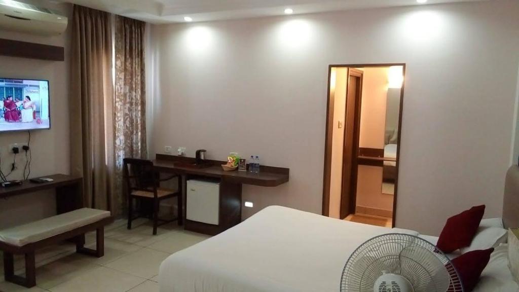 Vels Residency - Suite De Lujo