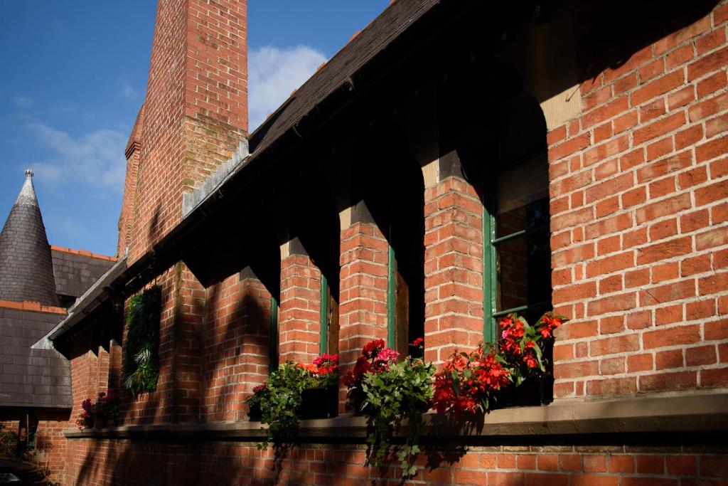 Schoolhouse Hotel photo