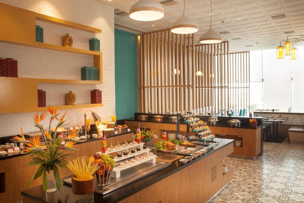 Restaurace v ubytování Park Inn By Radisson Gurgaon Bilaspur
