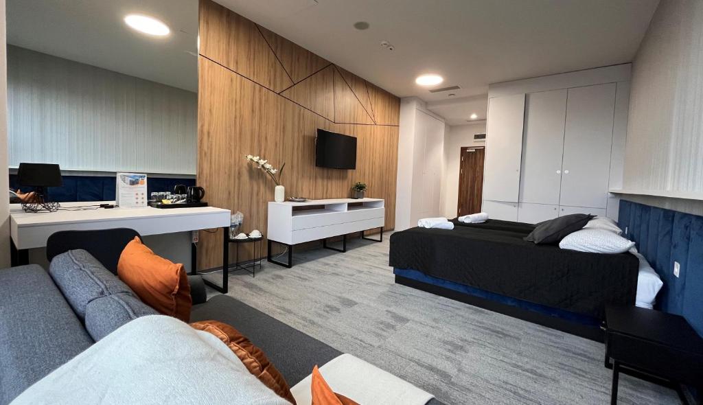 Kampus Vizja Park - Triple Room With Private Bathroom