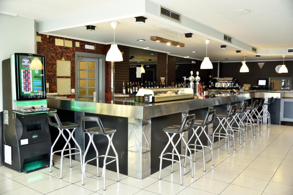 Lounge nebo bar v ubytování Hotel Sierra de Arcos
