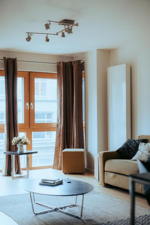 Smartflats Design - L42 - One-Bedroom Apartment