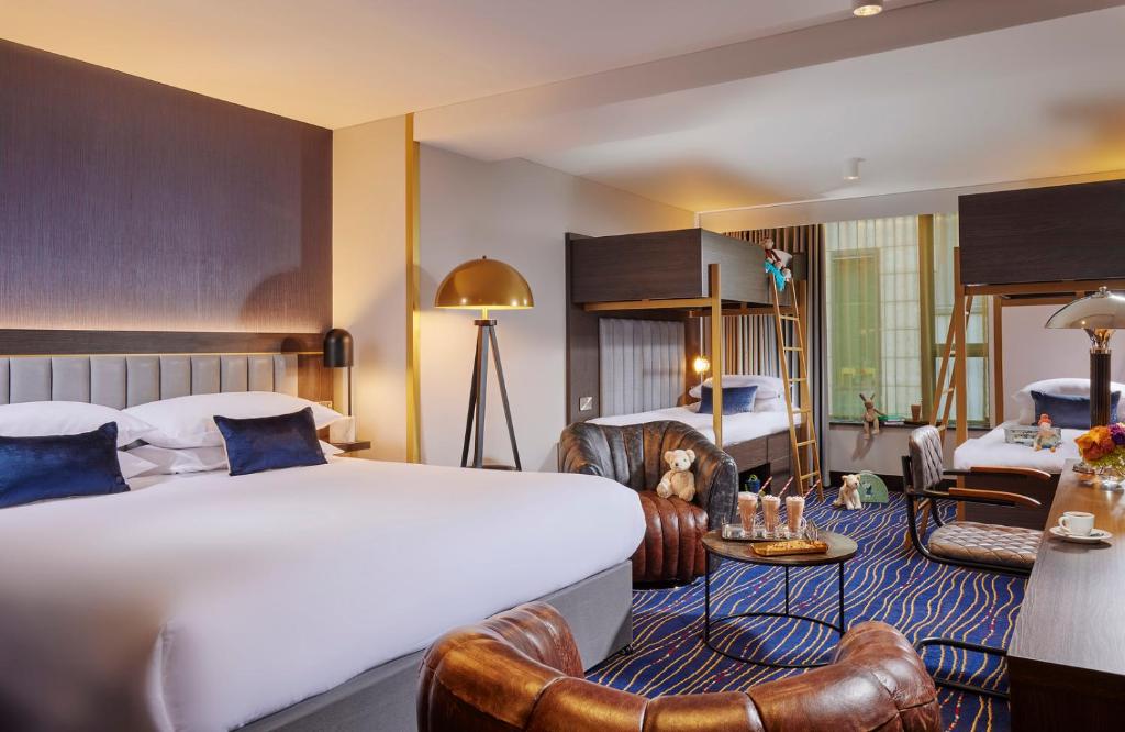 
Superior Family Room
