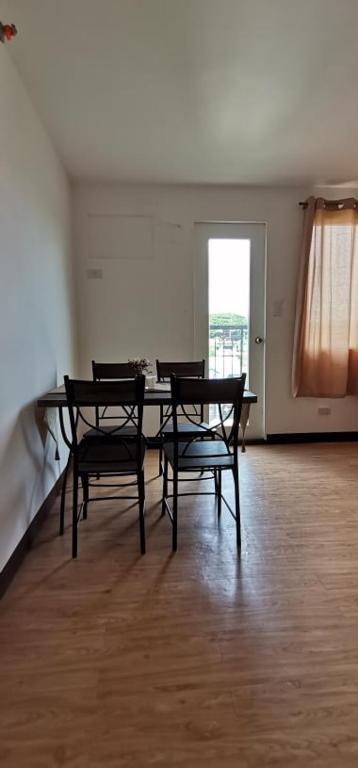 HUGE STUDIO @ Arezzo place Davao condominium - Queen Studio