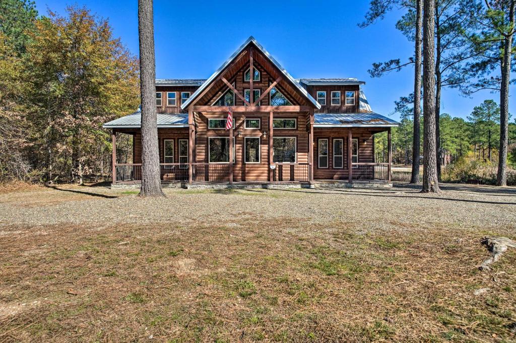 Family-Friendly Broken Bow Cabin with Hot Tub!, Stephens Gap – Updated 2024  Prices