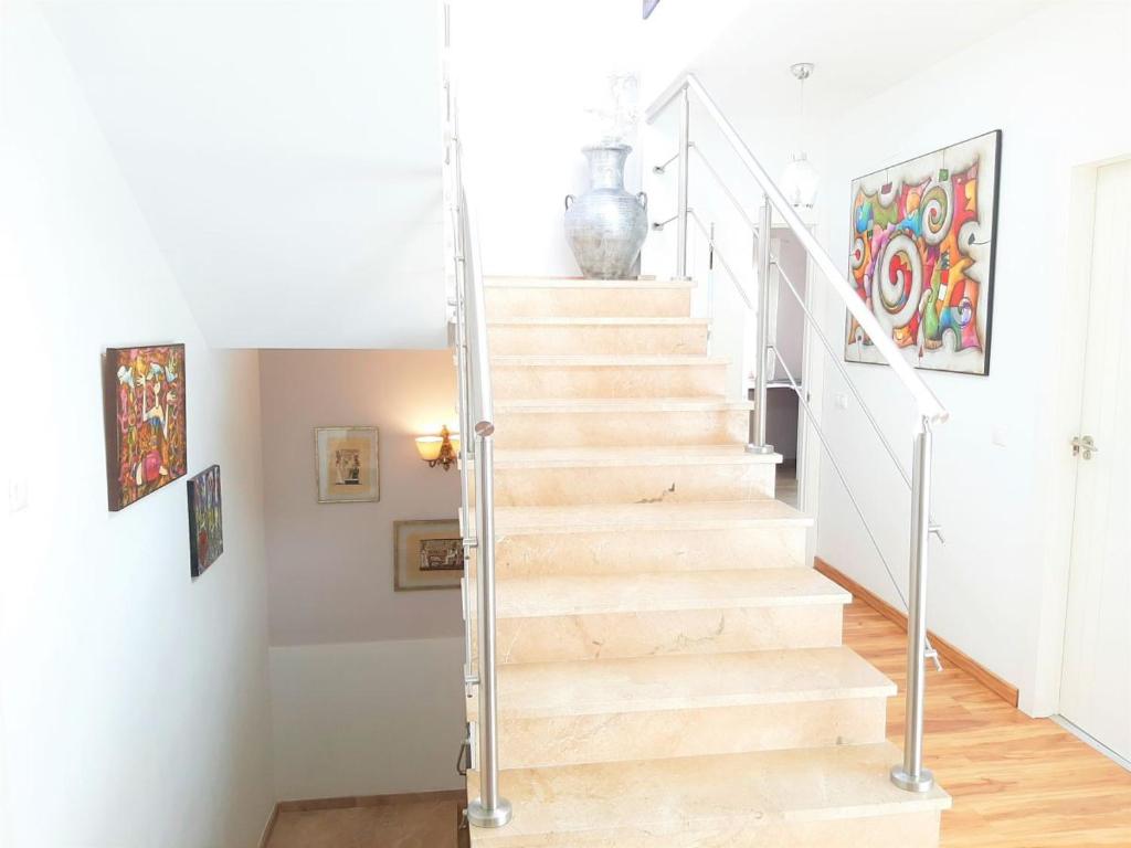 Zdjęcie z galerii obiektu LA CASA DE LA PINTORA DE CAZORLA,ideal para familias y grupos grandes w mieście Cazorla