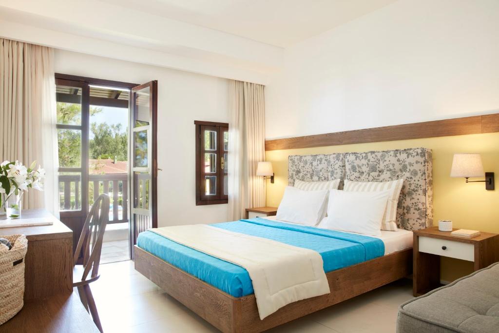 Uma cama ou camas num quarto em Simantro Resort