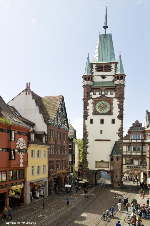 Nespecifikovaný výhled na destinaci Freiburg nebo výhled na město při pohledu z hotelu