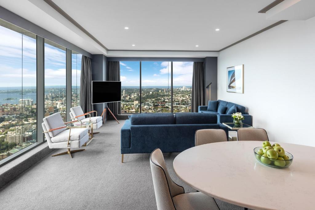 TV a/nebo společenská místnost v ubytování Meriton Suites World Tower, Sydney