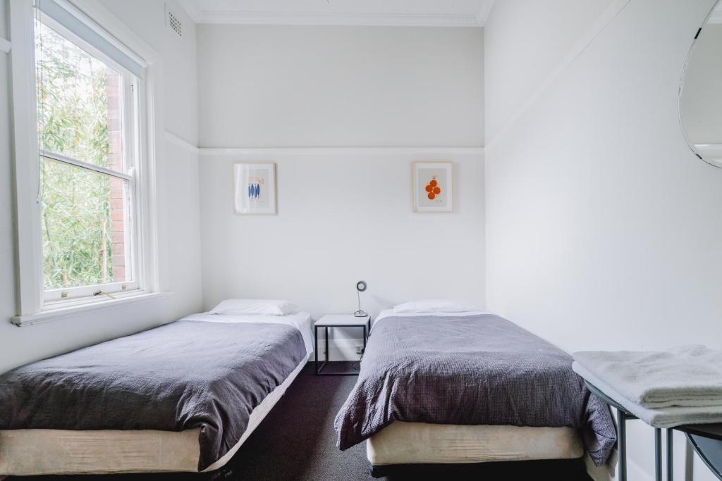 
Twin Room with Shared Bathroom
