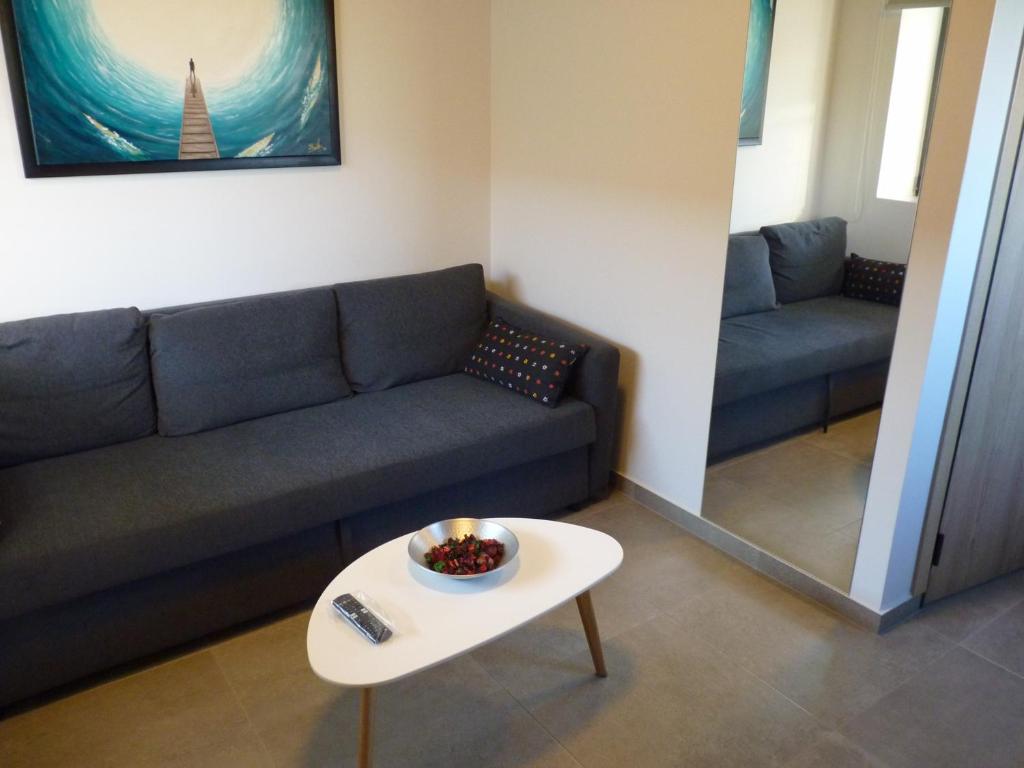 Comfort Suites & Rooms - 6