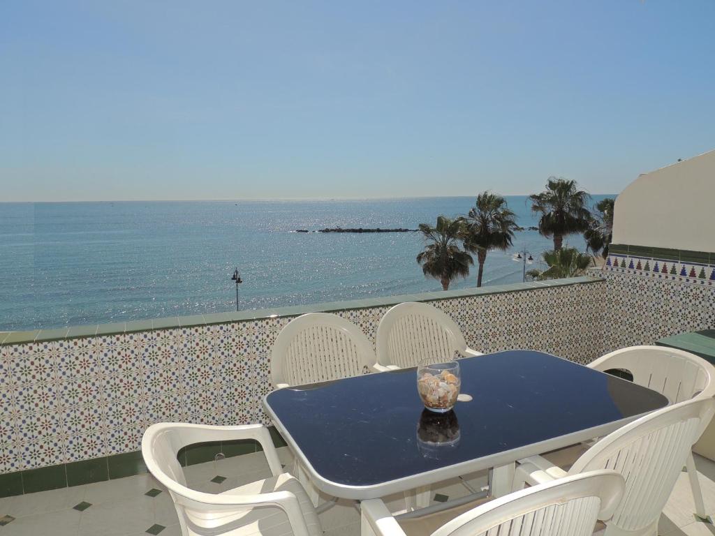 Fotografia z galérie ubytovania Las Gaviotas Beach - Playa - Sea front - Frente al mar v destinácii Benalmádena
