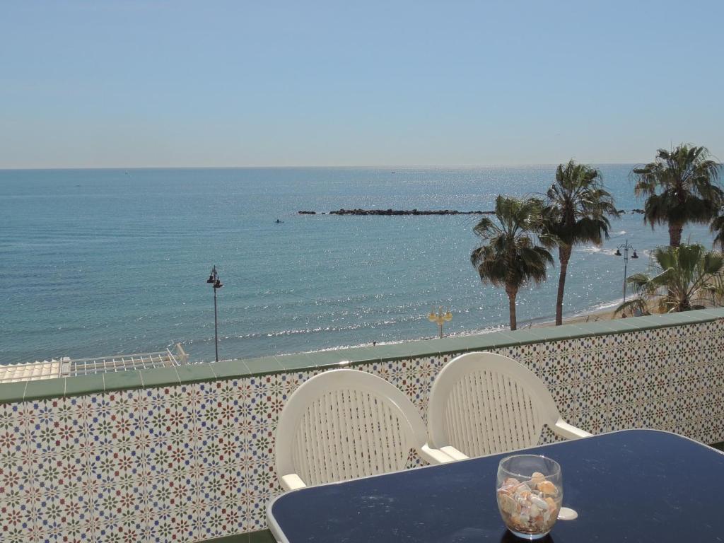 Fotografia z galérie ubytovania Las Gaviotas Beach - Playa - Sea front - Frente al mar v destinácii Benalmádena