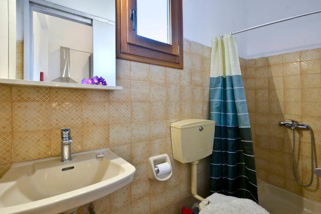 Koupelna v ubytování Louvros Studios Sidari Corfu