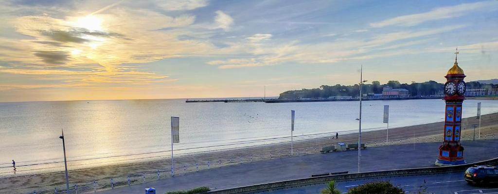 Sunrise View - Beachfront Apartment, Weymouth - 两卧室公寓