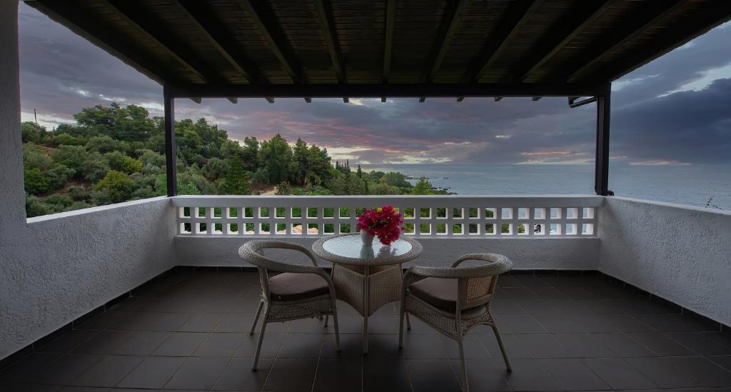 A balcony or terrace at Lns Vip Villas