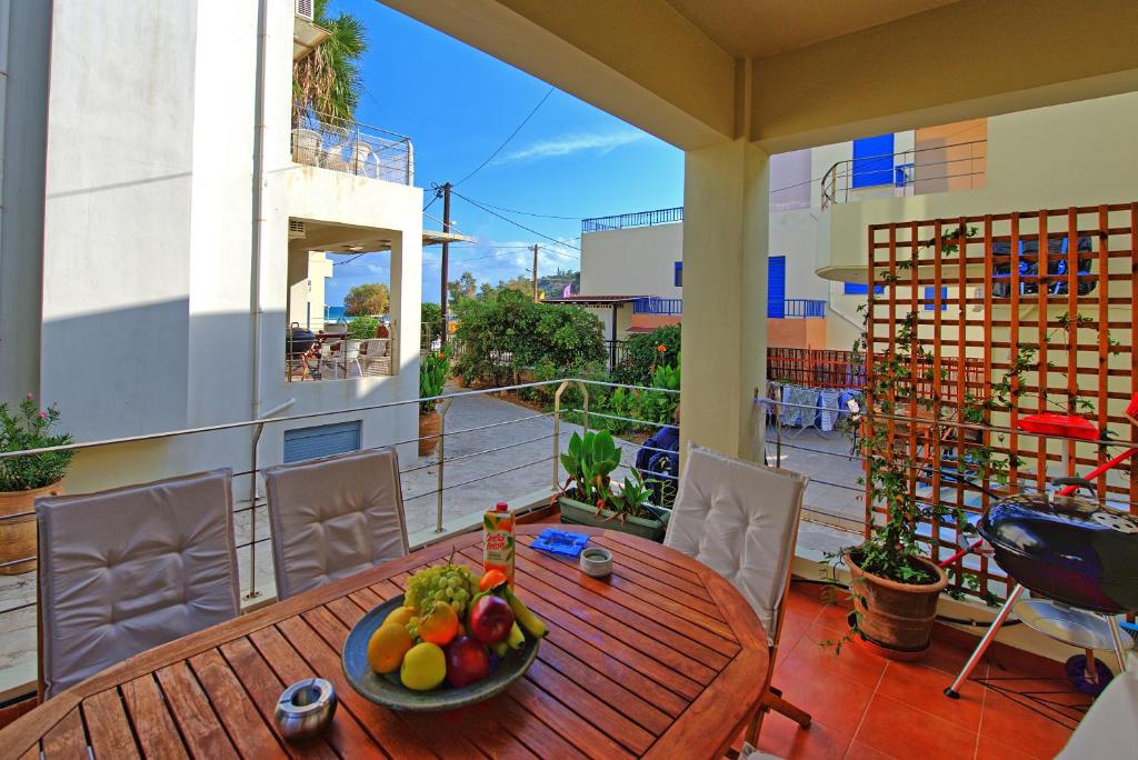 Balkón alebo terasa v ubytovaní Houses By The Sea - 50 m from the beach by PosarelliVillas