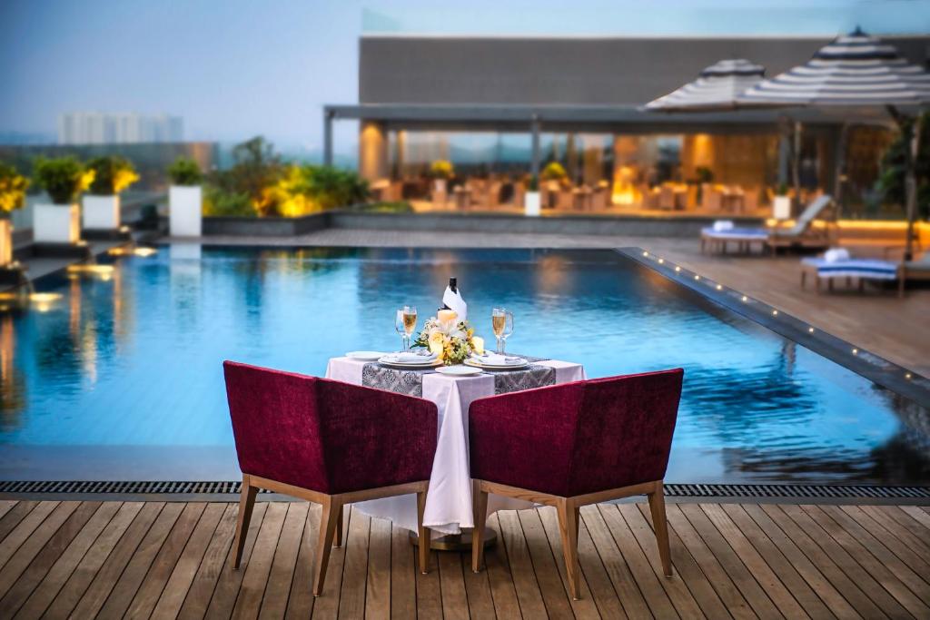 Bazén v ubytování Vivanta Bhubaneswar DN Square nebo v jeho okolí