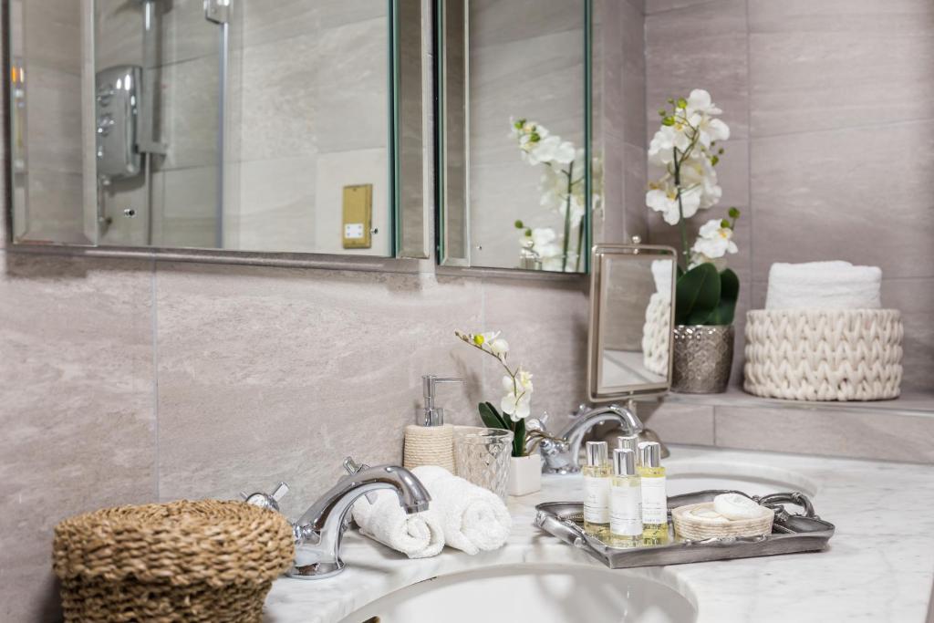Park Lane Apartments - Clarges Street - Luxury Two-Bedroom Apartment