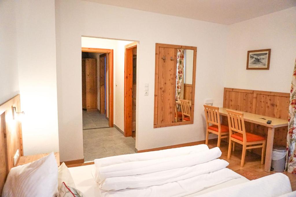 Postel nebo postele na pokoji v ubytování Pension Angern