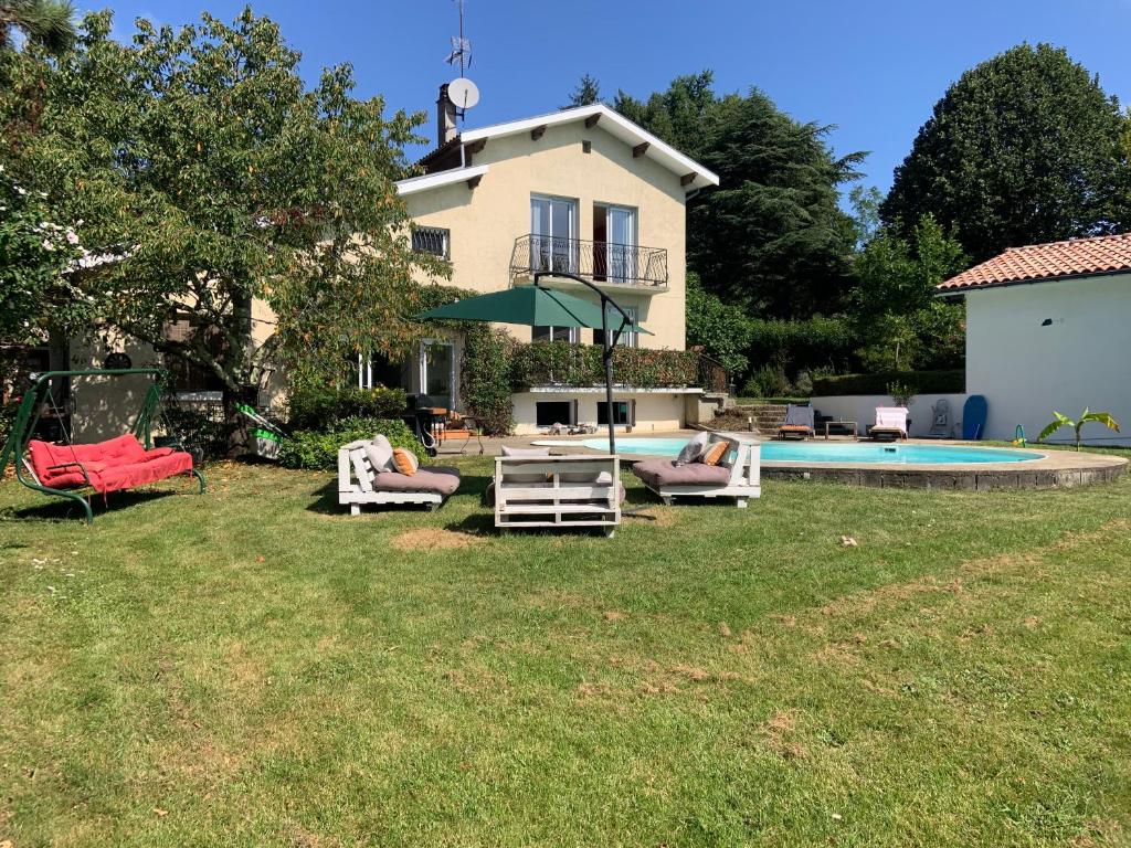 Latresne, Villa Lamothe, 3 chambres au calme au bord de la piste cyclable - Housity