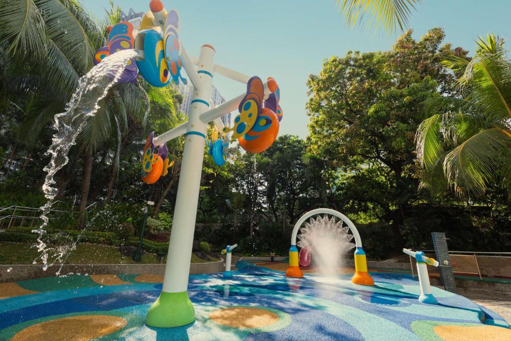 Bazén v ubytování Edsa Shangri-La, Manila nebo v jeho okolí