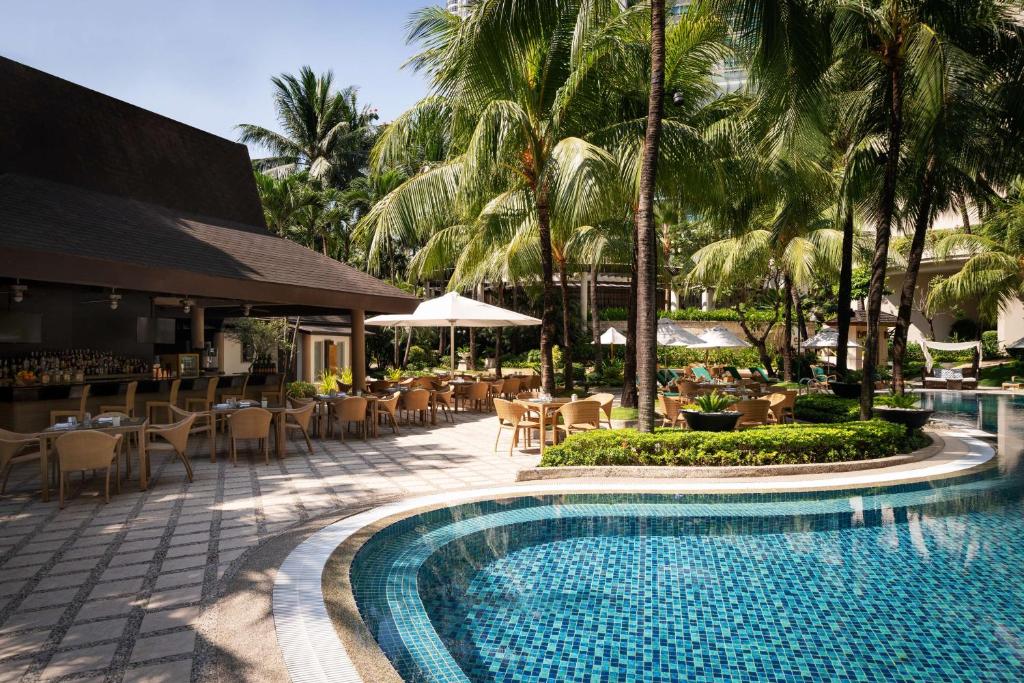 Bazén v ubytování Edsa Shangri-La, Manila nebo v jeho okolí
