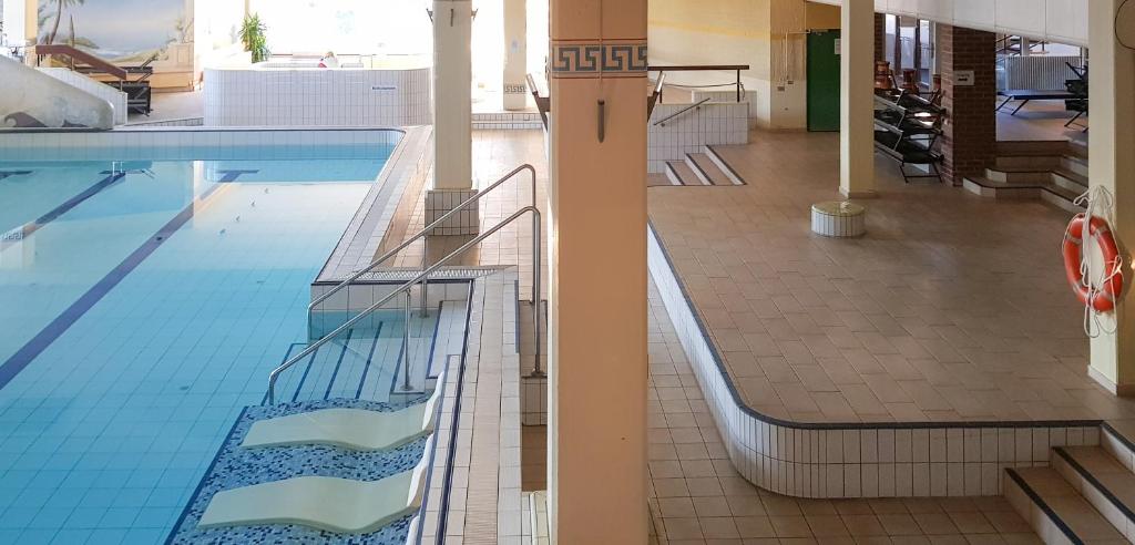 Bazén v ubytování Charmante Ferienwohnung mit Sauna und Schwimmbad im zauberhaften Bayerischen Wald nebo v jeho okolí