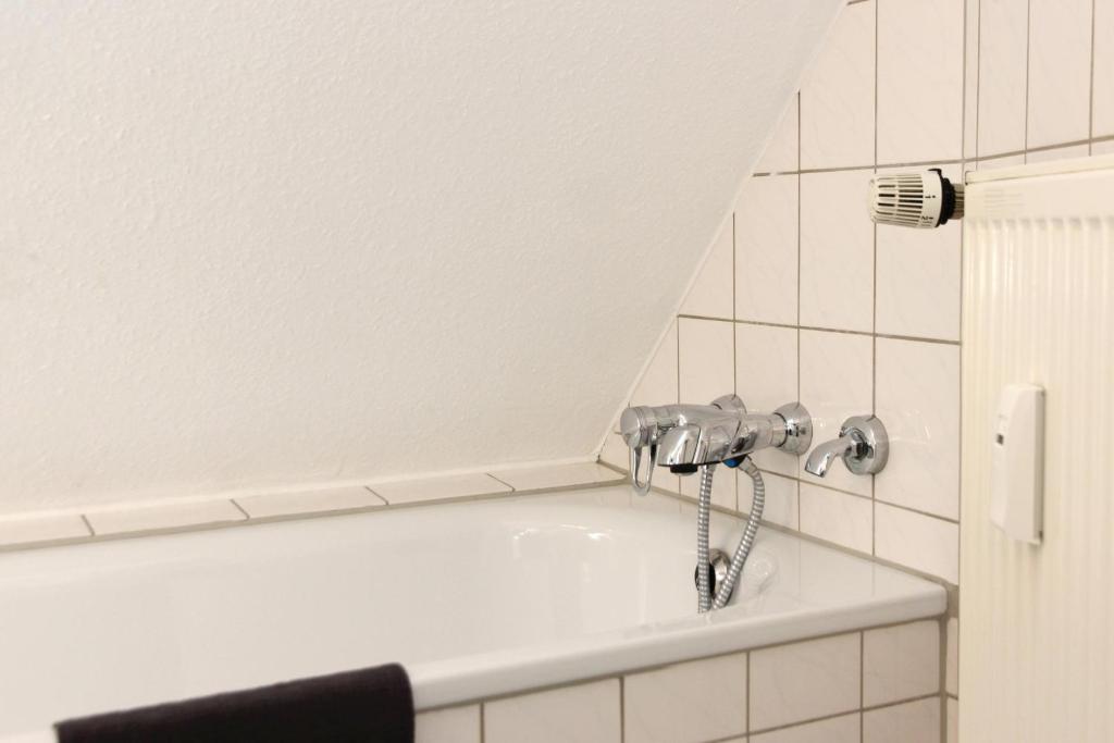 Fotografie z fotogalerie ubytování Ferienwohnung Seeloft mit Balkon und Seeblick v destinaci Möhnesee