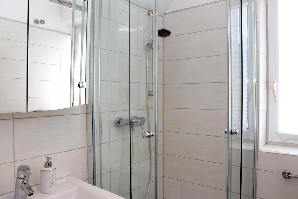 Koupelna v ubytování Ferienwohnung Seeloft mit Balkon und Seeblick