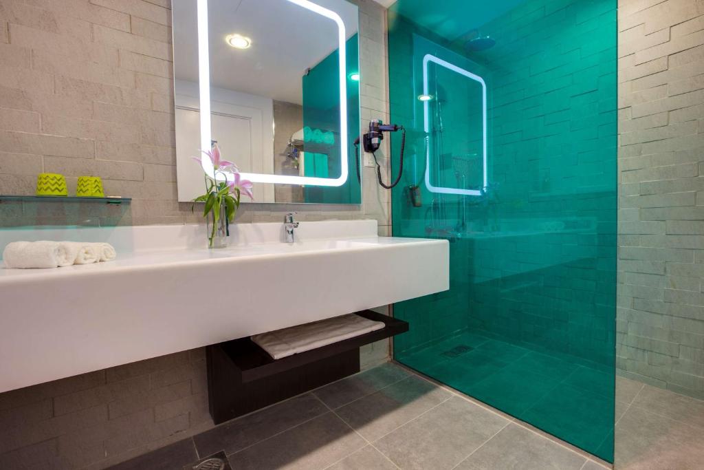 Koupelna v ubytování Park Inn by Radisson Dammam
