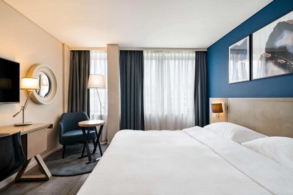 Postel nebo postele na pokoji v ubytování Park Inn by Radisson Antwerp City Centre